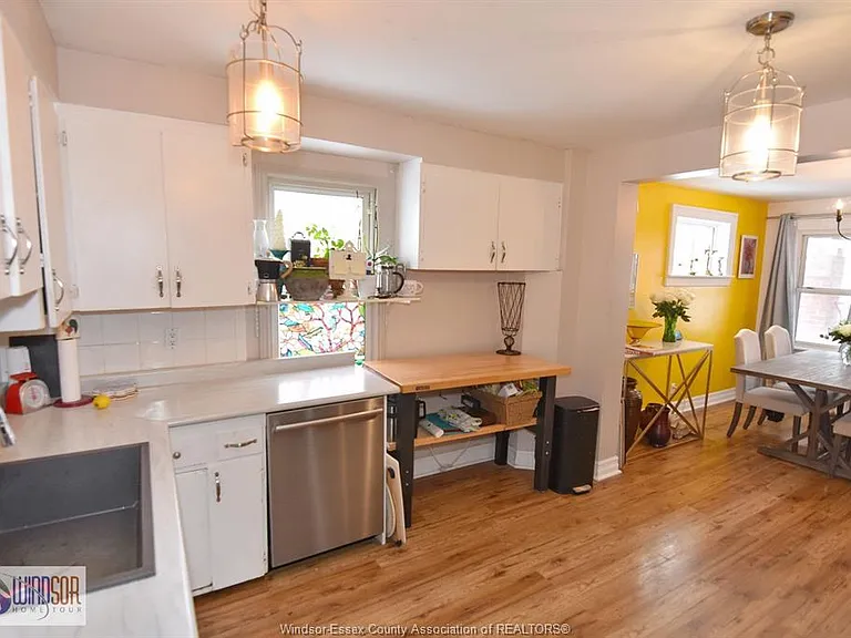2471 Pillette Rd — Photo 24