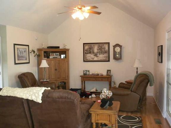 4th image of 125 Hazelwood Ln