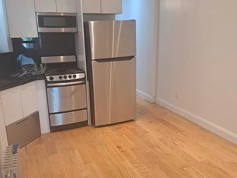 3694 Broadway #2C — Photo 5