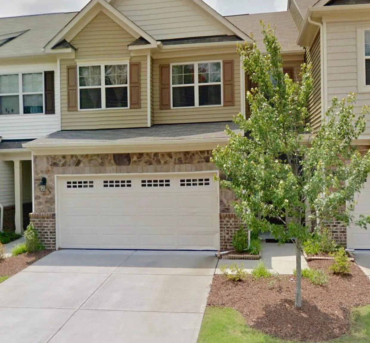 428 Manchester Park Ln — Photo 3