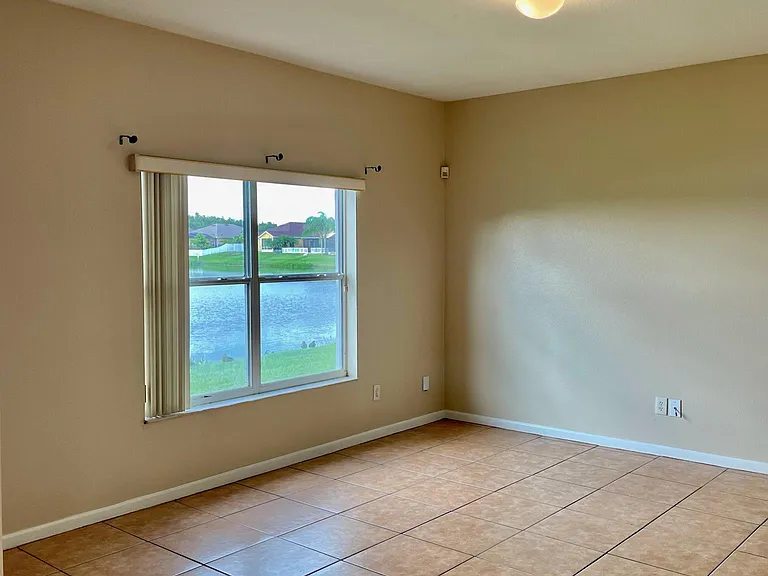 13676 Hawk Lake Dr — Photo 4