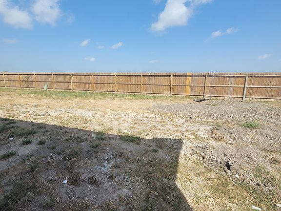 4th image of 2213 Onyx Dr