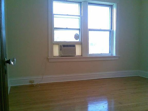 4th image of 4936 Pernod Ave #A