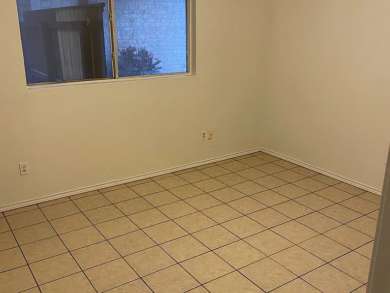 4305 Linda Vista St — Photo 3