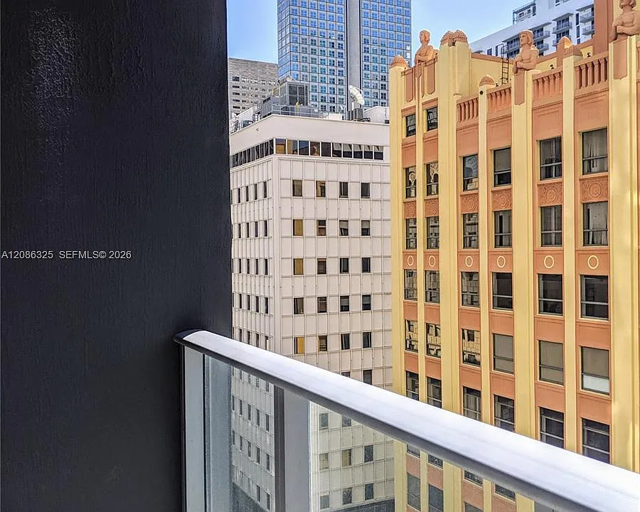 151 SE 1st #1007