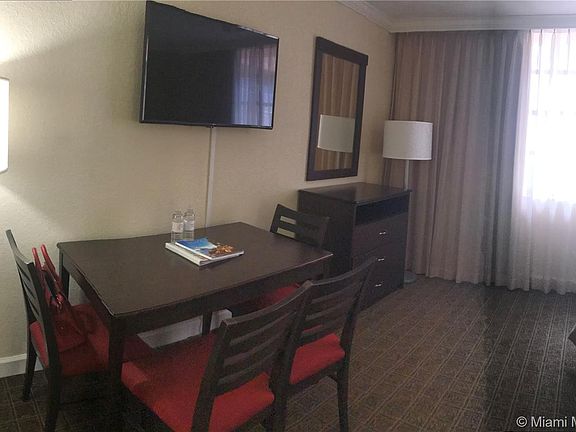 4th image of 19201 N Collins Ave #501