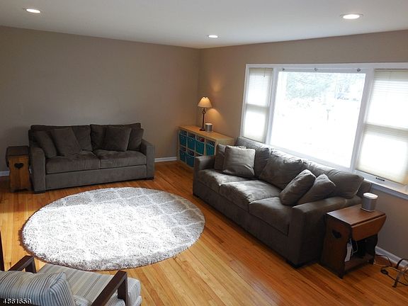 4th image of 509 Stony Brook Dr