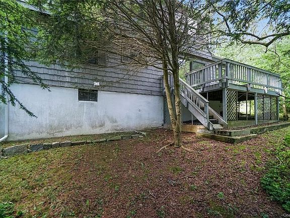 4th image of 107 Choate Ln