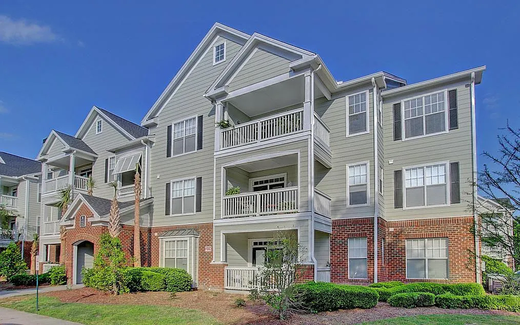 45 Sycamore Ave 835 — Photo 1