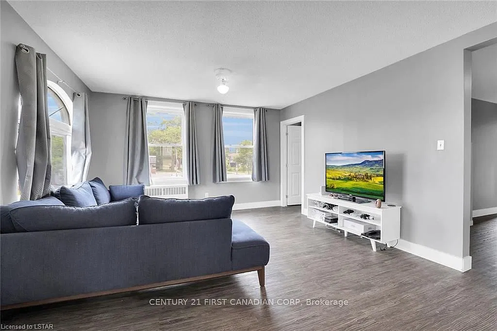 3 bed, $1,900 — Photo 4