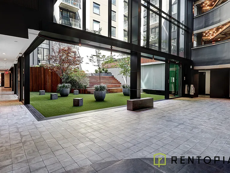 125 Borinquen Pl #313 — Photo 16