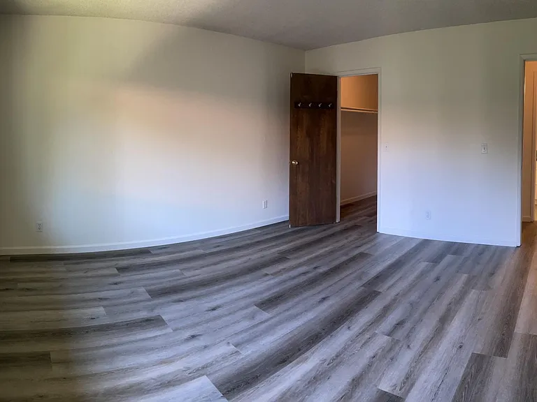 2019 W Middlefield Rd #4 — Photo 15