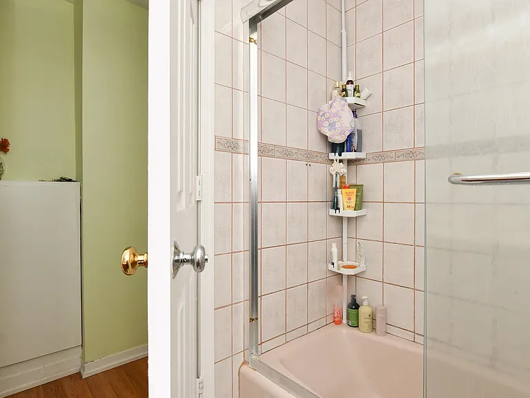 26 Charles St #1 — Photo 16