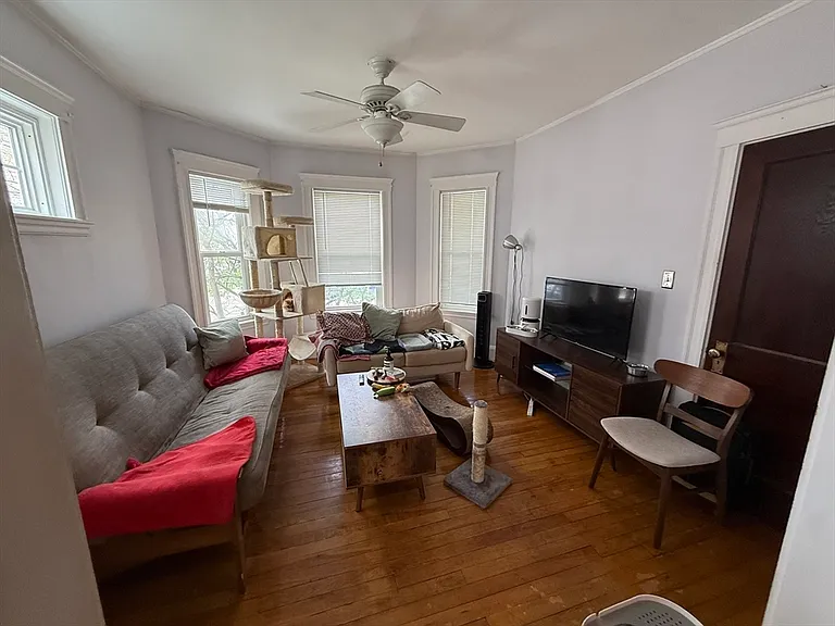 29 Lewis St #1 — Photo 5