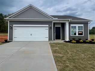 24 Halsey St, Central, SC 29630