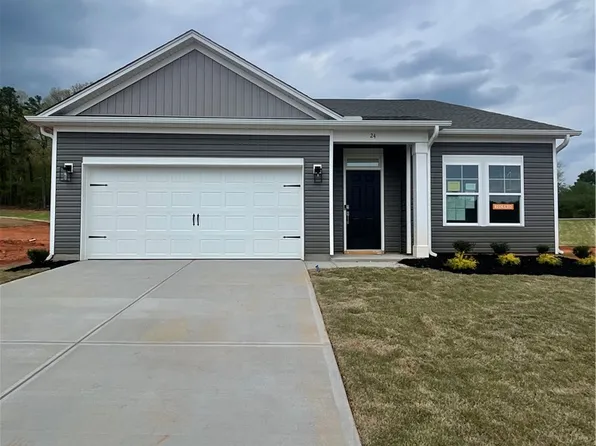 24 Halsey St, Central, SC 29630