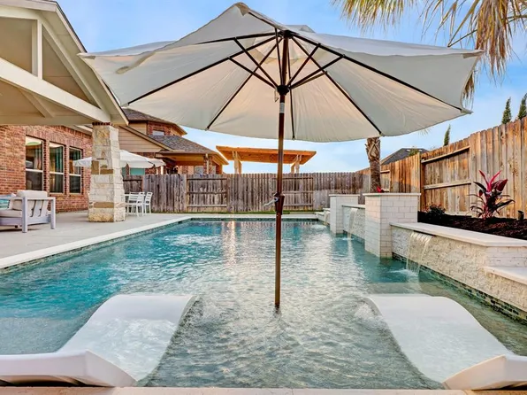 16702 Madison Midway Dr, Cypress, TX 77433