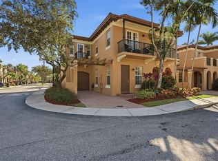 6982 Julia Gardens Dr, Coconut Creek, FL 33073