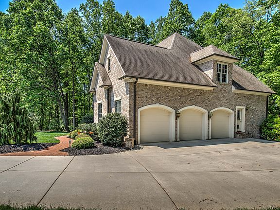 4th image of 5903 Mary Hall Ct