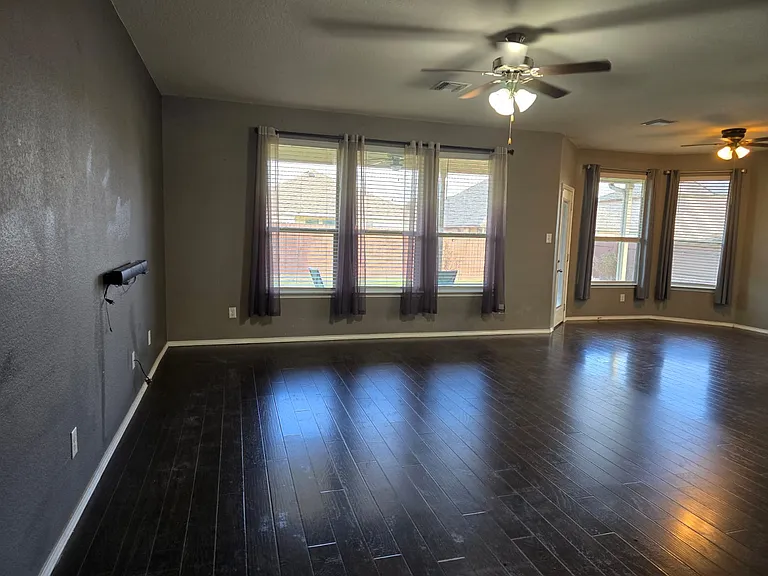5561 Othello Dr — Photo 52