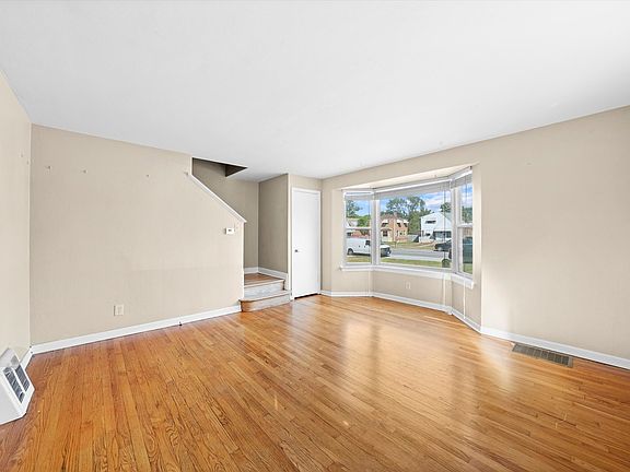 3rd image of 1380 Wentworth Ave