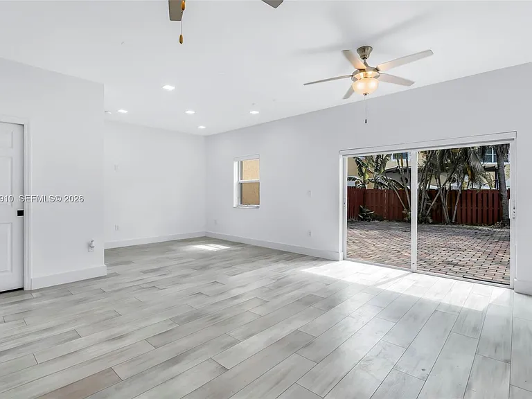 4977 SW 135th Way — Photo 10