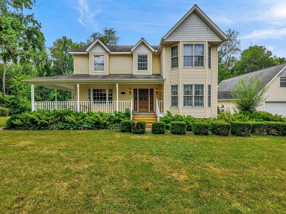 1st image of 4961 Beechwood Dr