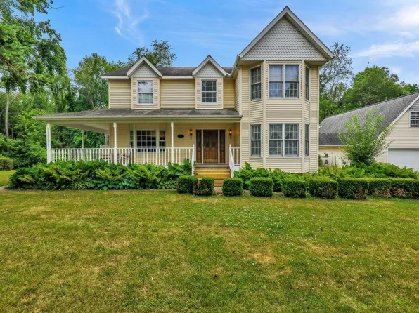 4961 E Beechwood Dr, Delton, MI 49046