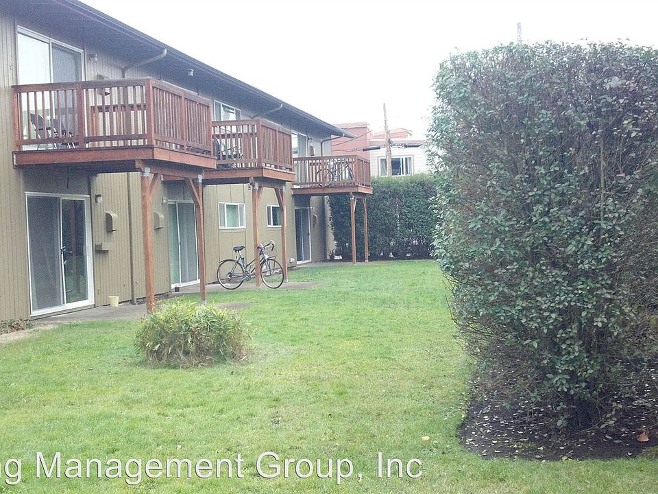 2nd image of 1671 Ferry St APT 11