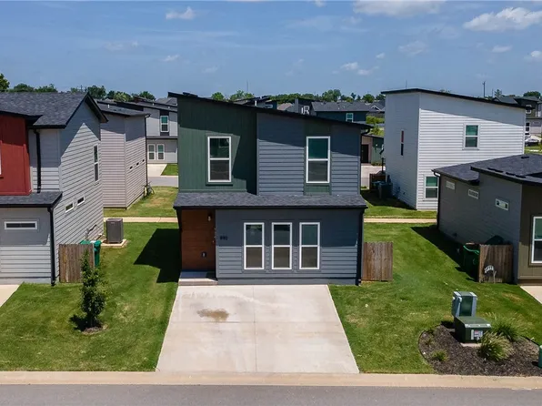 890 Illinois Ave, Bentonville, AR 72713