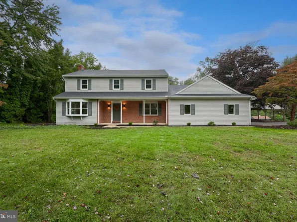 213 Skyline Dr, Willow Street, PA 17584