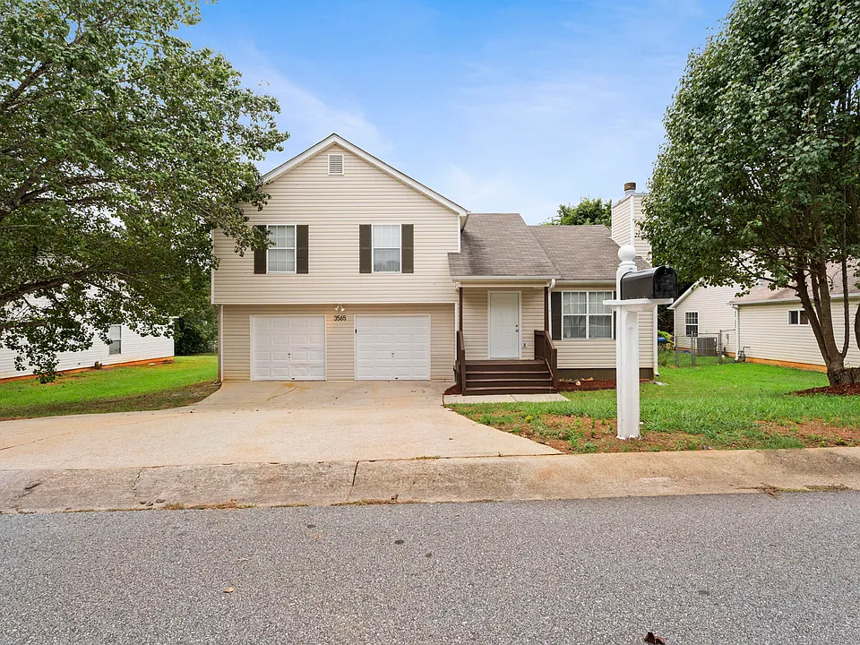 3565 Mosswood Ln