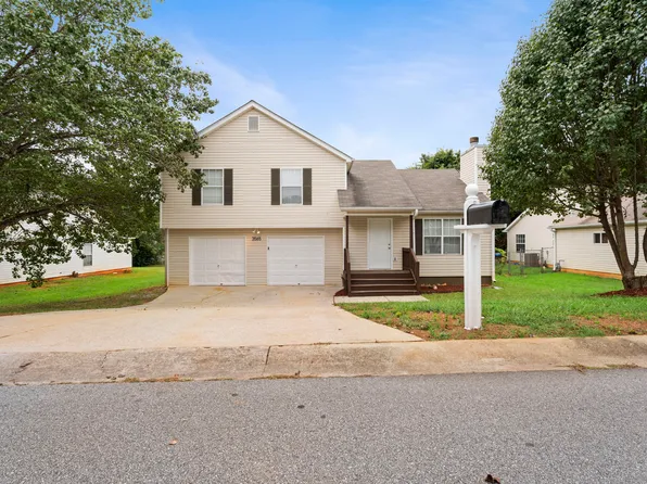 3565 Mosswood Ln, Rex, GA 30273