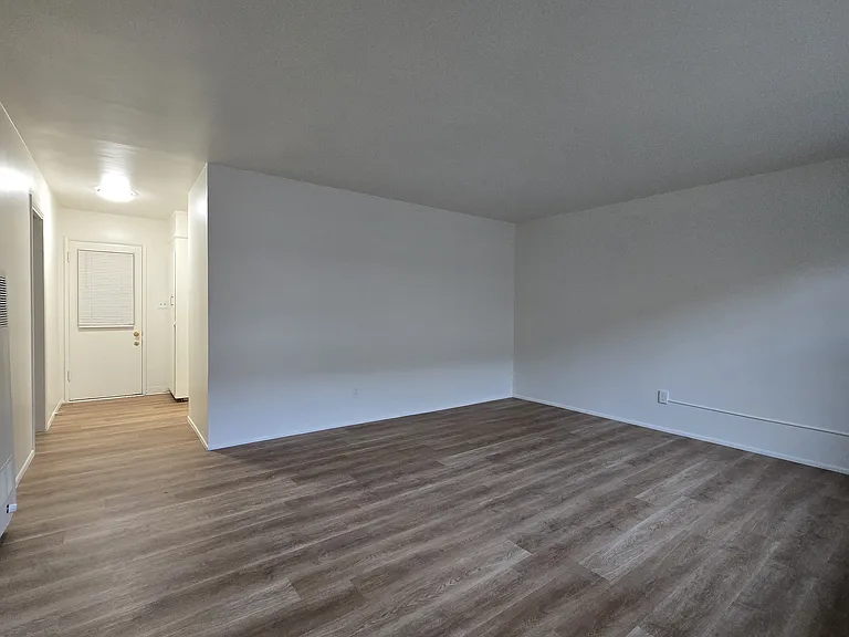 724 N Sunset Blvd #A — Photo 3