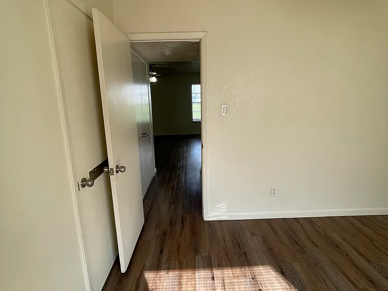 1702 Kirk Ave #104 — Photo 8