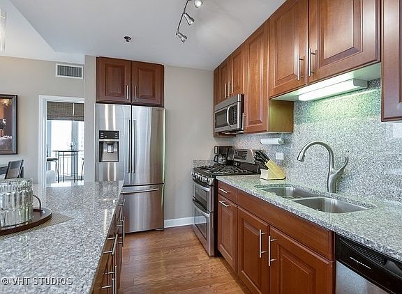 5th image of 1400 S Michigan Ave APT 1210