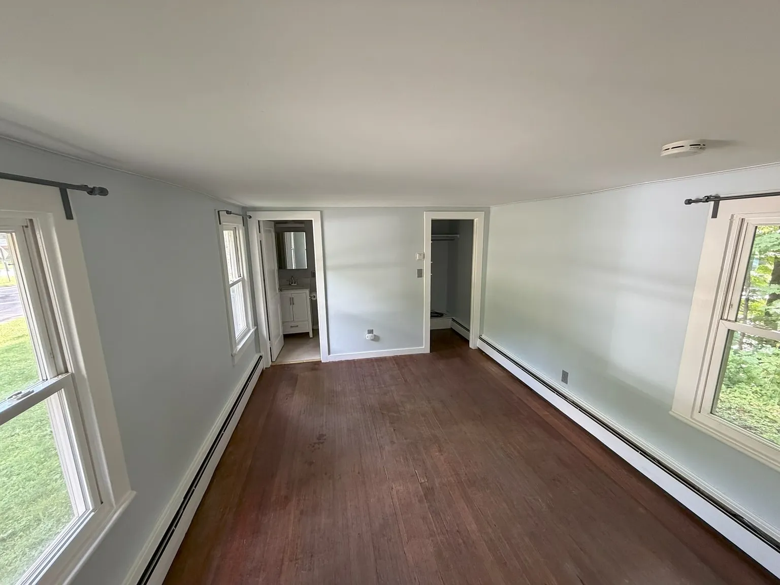 Studio, $1,000 — Photo 2