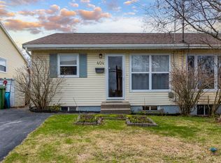 404 Poplar Dr, Halifax, NS B2W 4L1