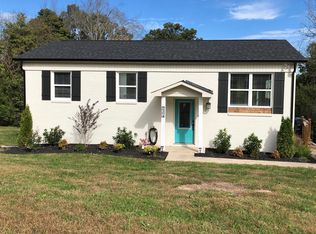 2304 Round Tree Dr, Knoxville, TN 37923