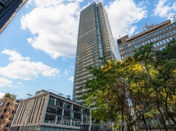 33 Lombard St #303, Toronto, ON M5C 3H8