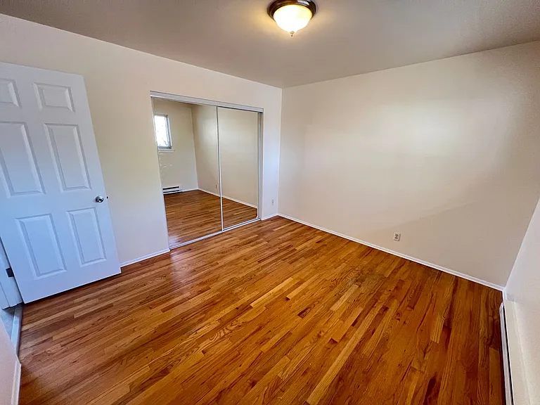 Lake Vista Apartments — Photo 18