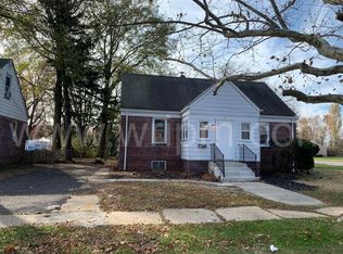 18 Regional Dr, Carneys Point, NJ 08069