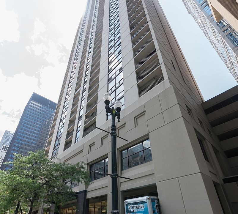 1st image of 200 N Dearborn St Unit 3108