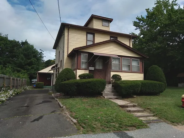 24 Factory Pl, Chicopee, MA 01013