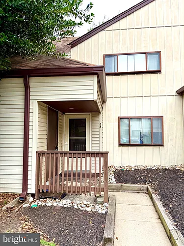 38 Chiswick Dr Photo 1