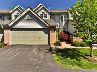 12907 Twin Meadows Ct, Saint Louis, MO 63146