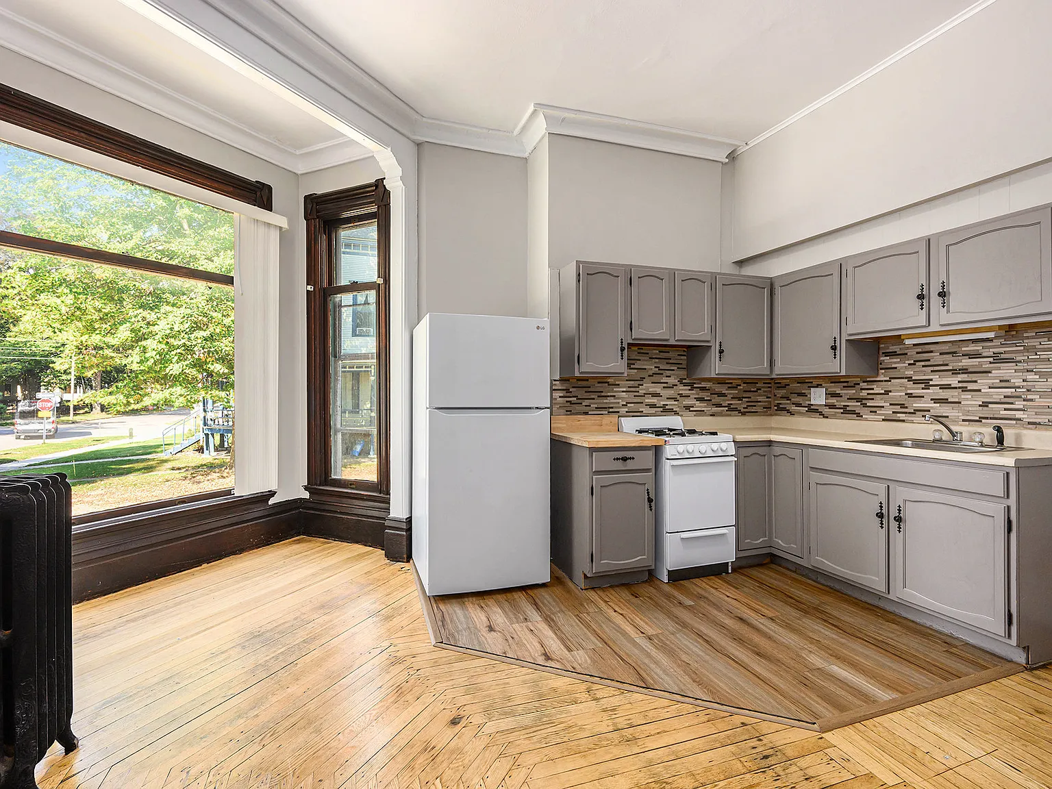1 bed, 750 sqft, $1,100 — Photo 2