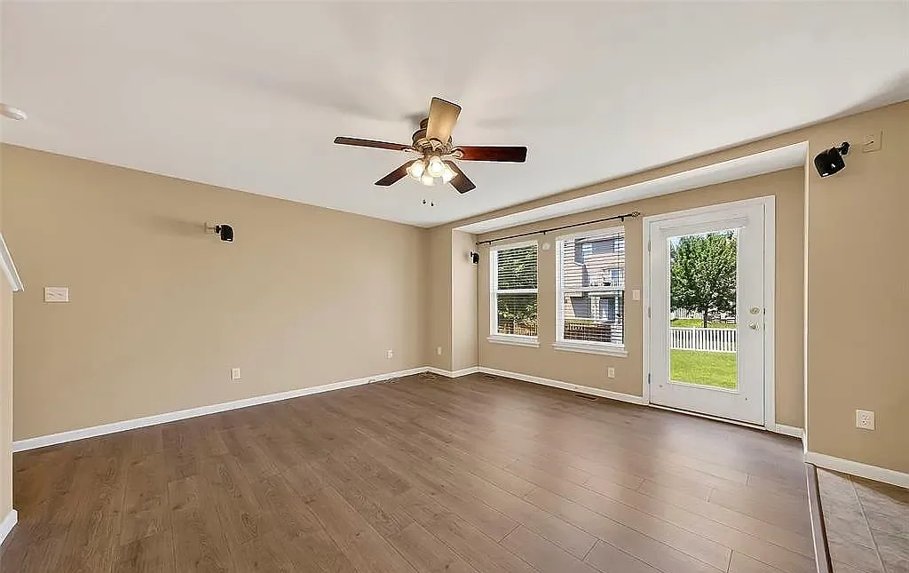 4 bed, 1761 sqft, $2,200 — Photo 3