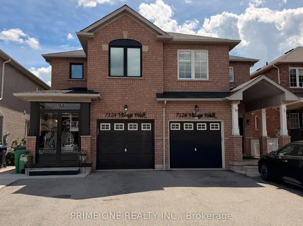 7124 Village Walk, Mississauga, ON L5W 1X4