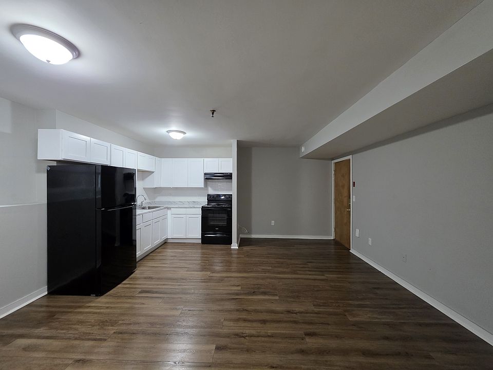 1st image of 140 Sheffield Ave #2